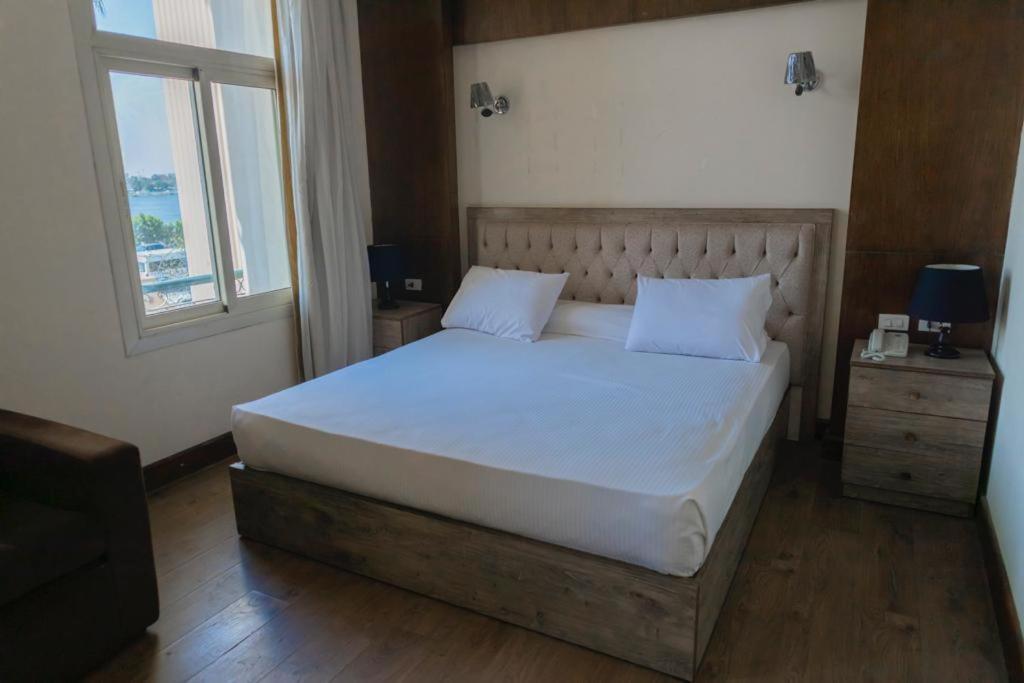Ultra Loaloa Nile Maadi Hotel Kairo Exteriör bild