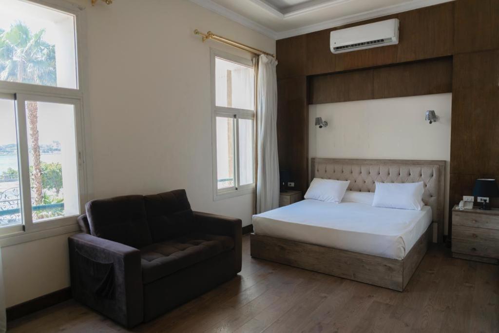 Ultra Loaloa Nile Maadi Hotel Kairo Exteriör bild