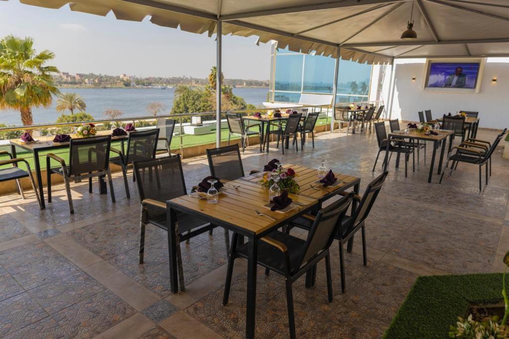 Ultra Loaloa Nile Maadi Hotel Kairo Exteriör bild