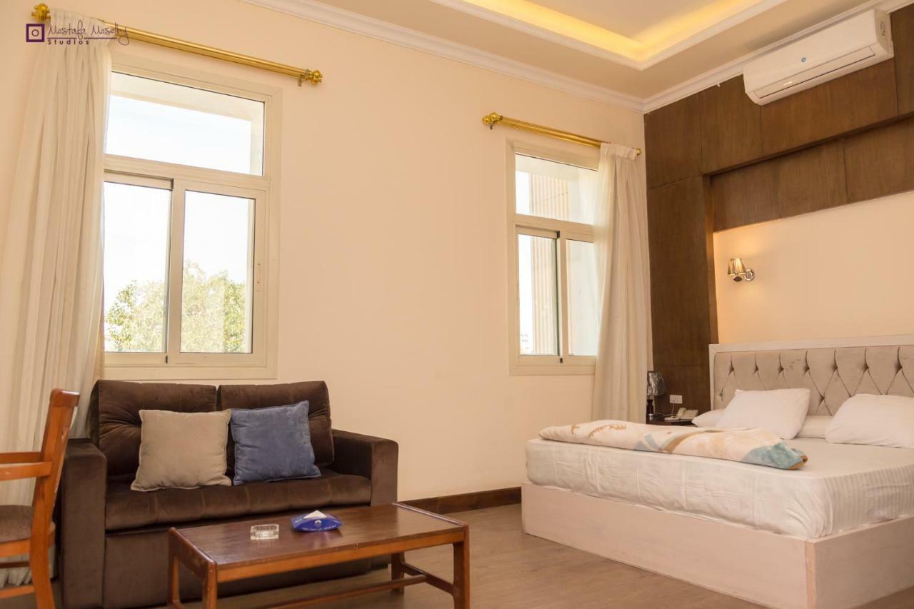 Ultra Loaloa Nile Maadi Hotel Kairo Exteriör bild